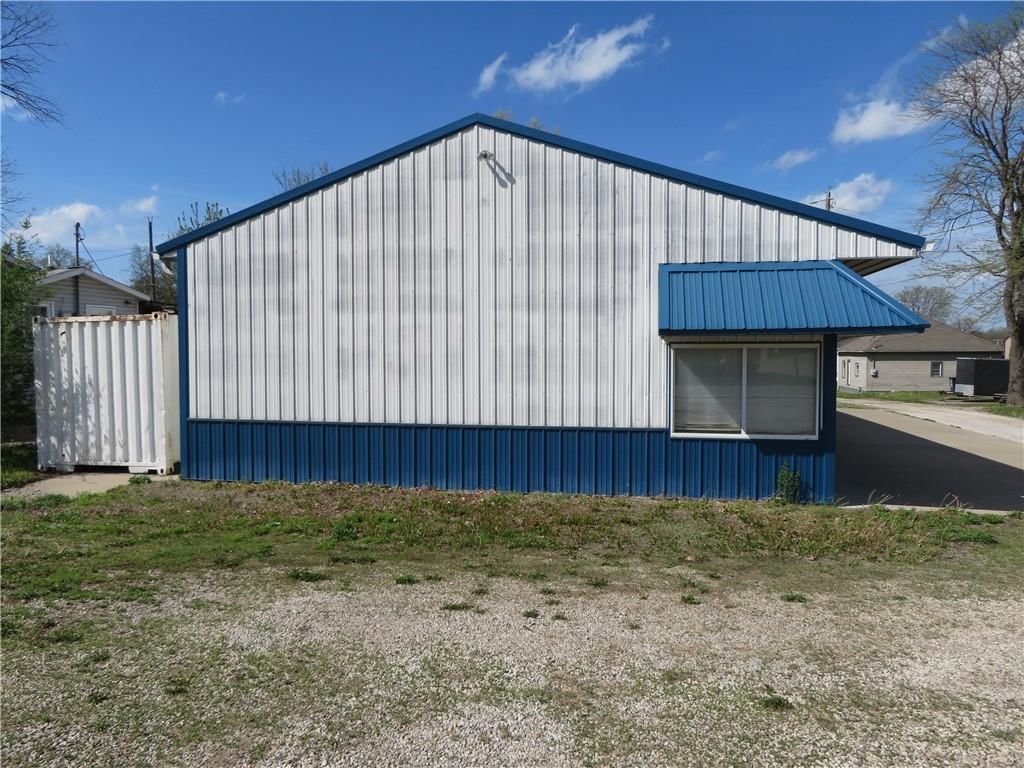 106 W Lake Street — photo 18