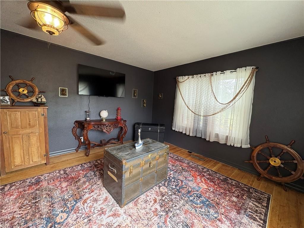 457 E Market Street — photo 28