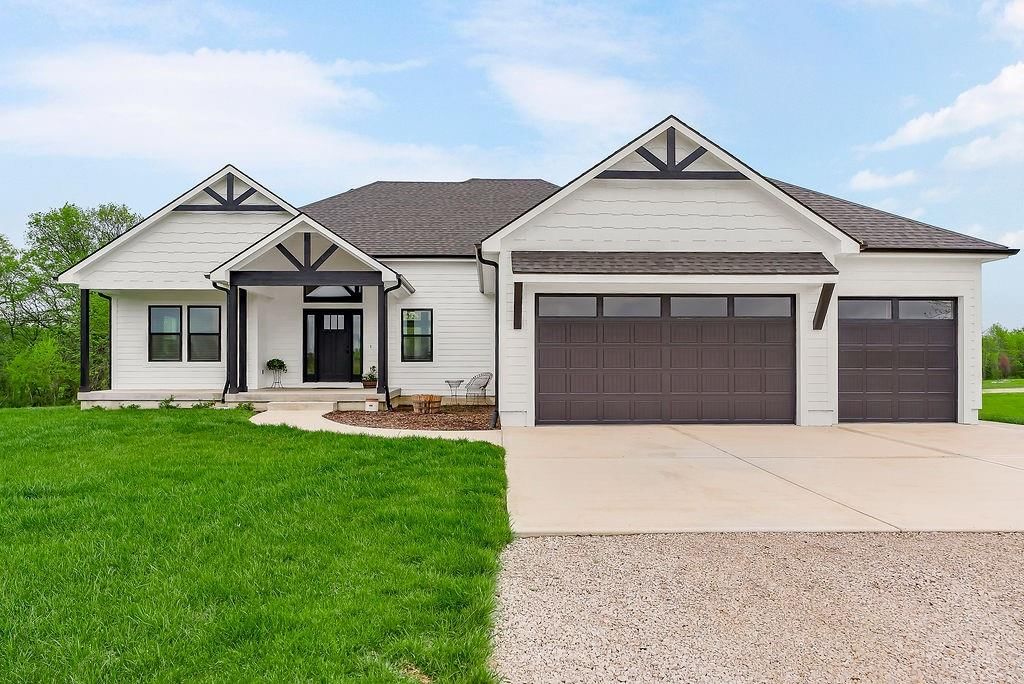 12749 NE Cherokee Drive — photo 3