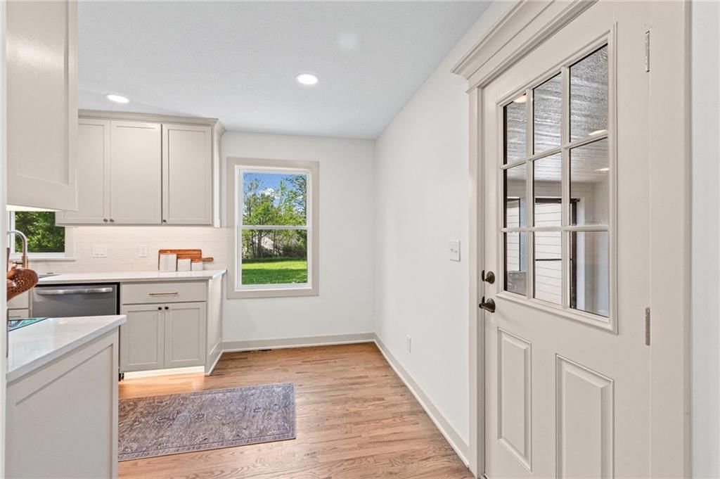 405 W 6th Street — photo 10