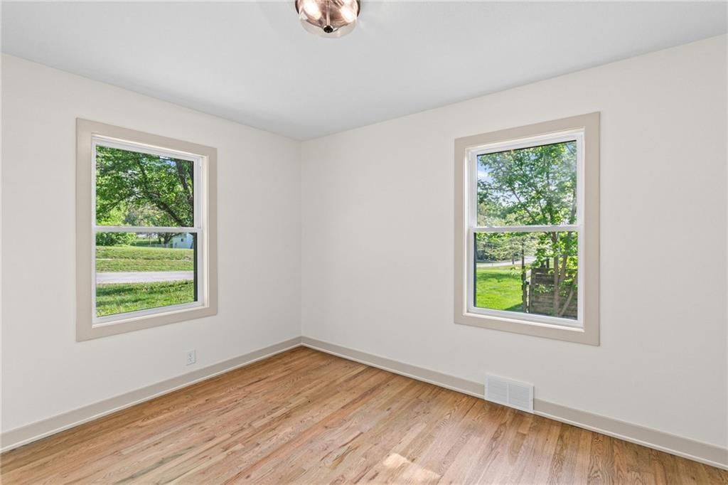 405 W 6th Street — photo 17