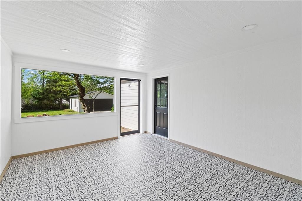 405 W 6th Street — photo 25