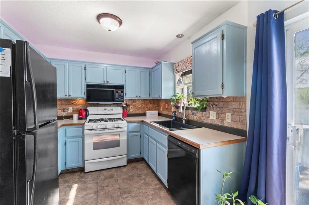 615 Woodson Street — photo 16