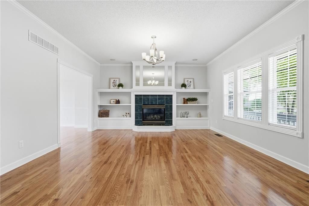 905 Paw Paw Lane — photo 10