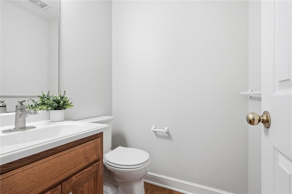 905 Paw Paw Lane — photo 12