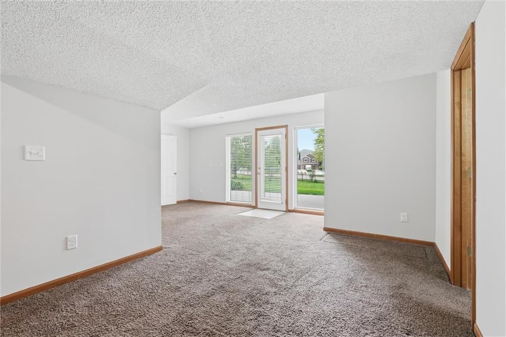 905 Paw Paw Lane — photo 27
