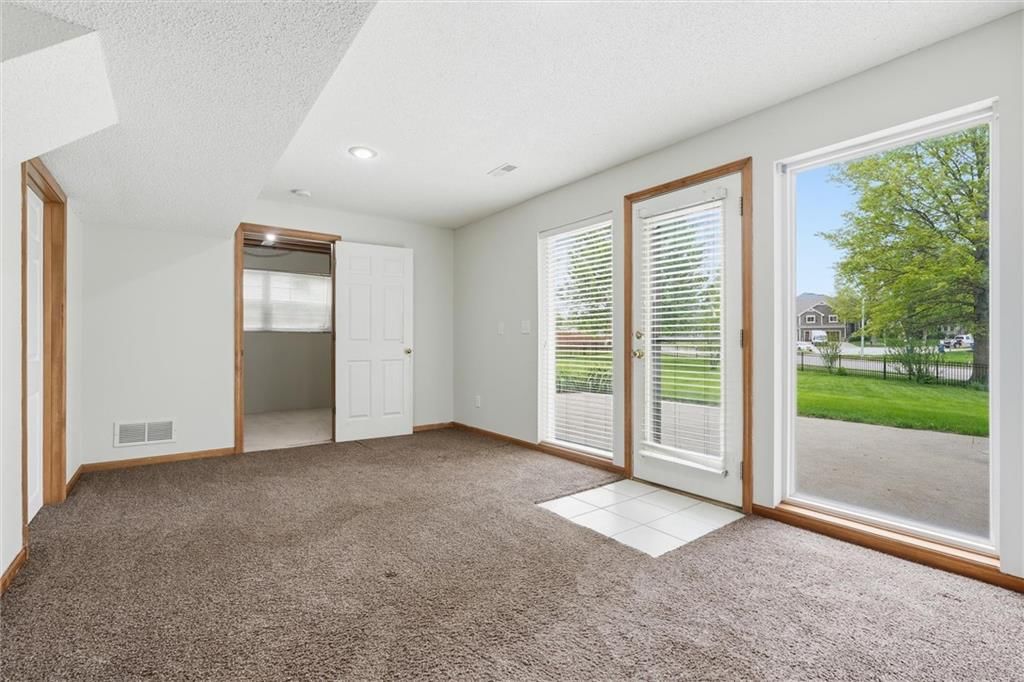 905 Paw Paw Lane — photo 28