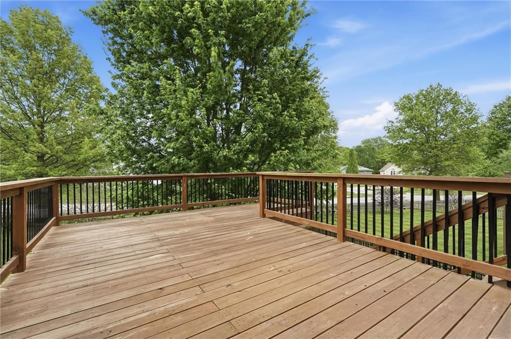 905 Paw Paw Lane — photo 32