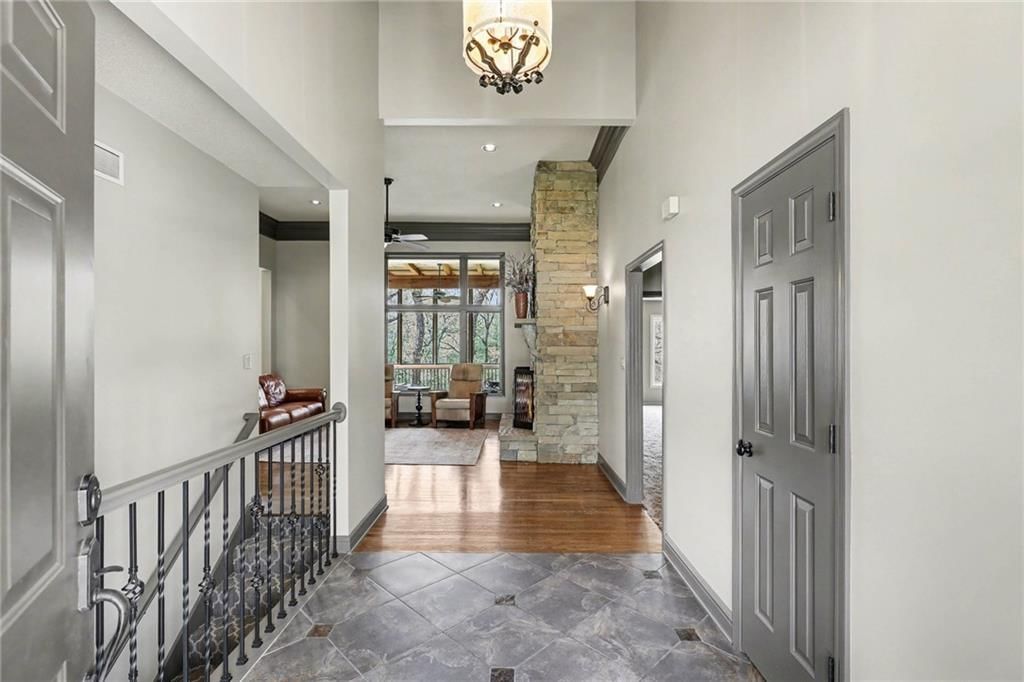 2401 SW Whispering Creek Court — photo 8