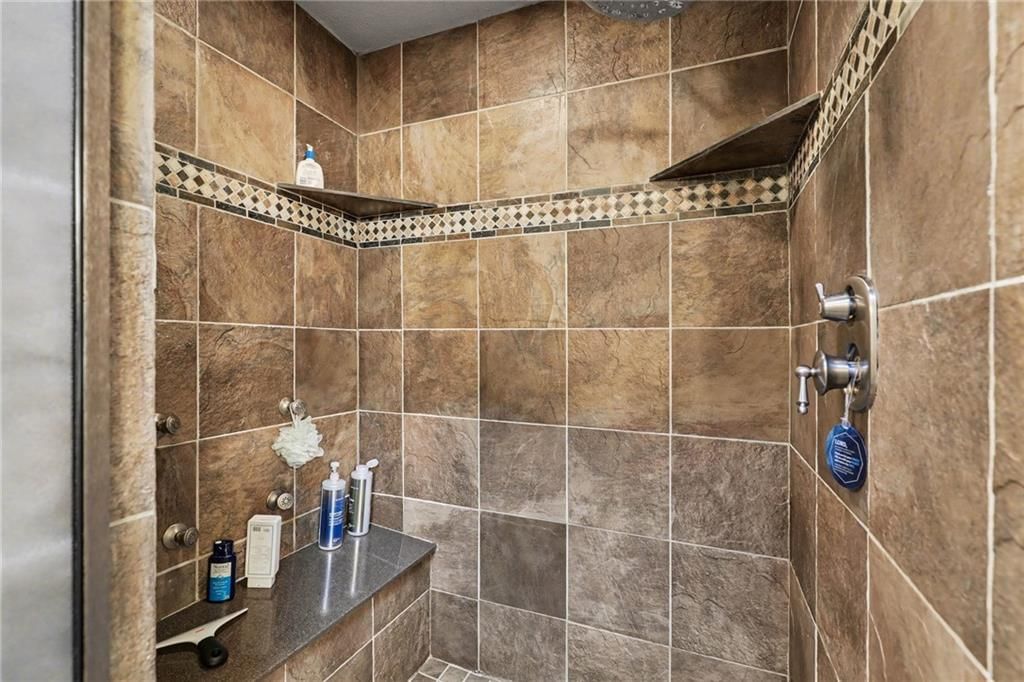 2401 SW Whispering Creek Court — photo 22