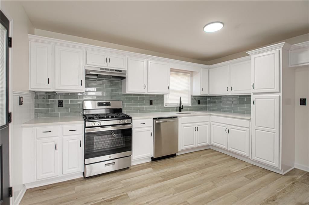 8024 Armstrong Avenue — photo 10