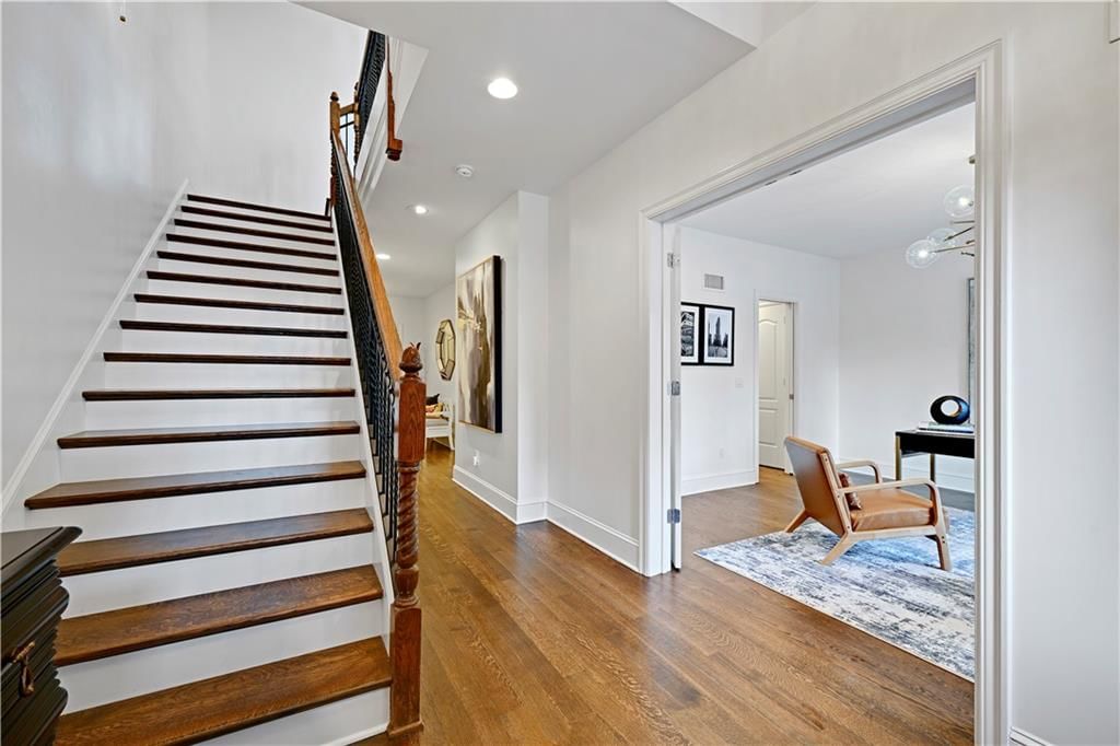 202 W 50th Street — photo 9