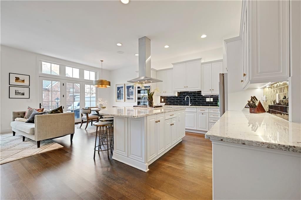 202 W 50th Street — photo 17