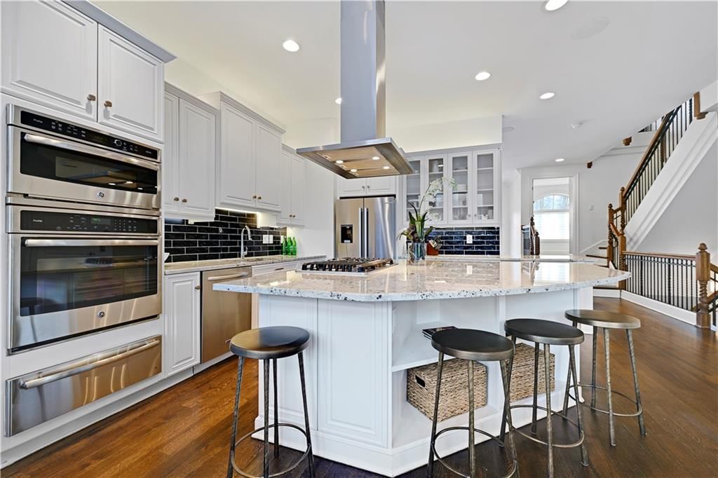 202 W 50th Street — photo 19
