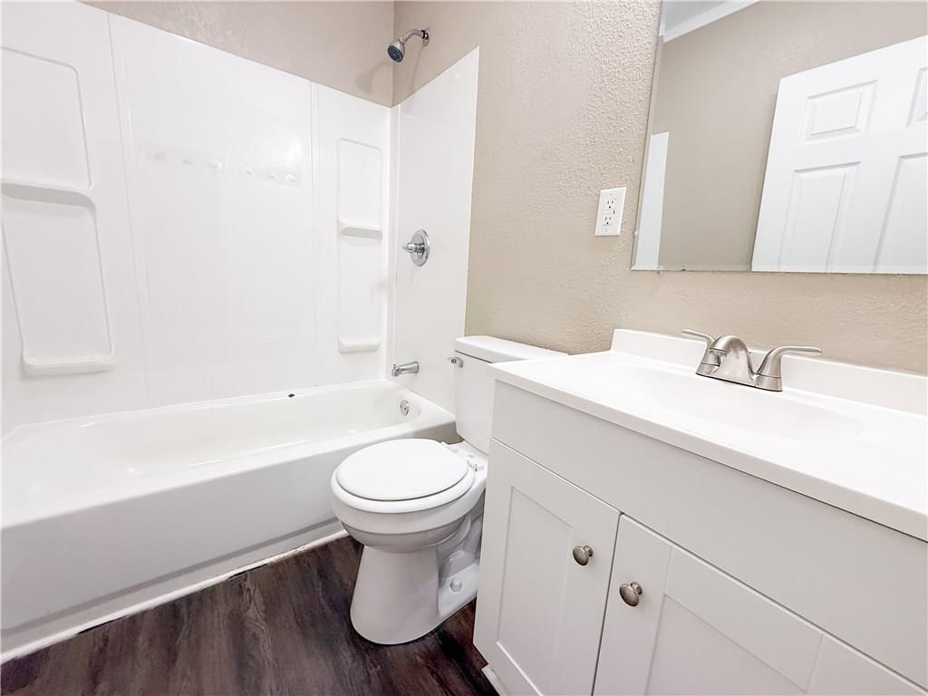 200 N Harrison Street — photo 8