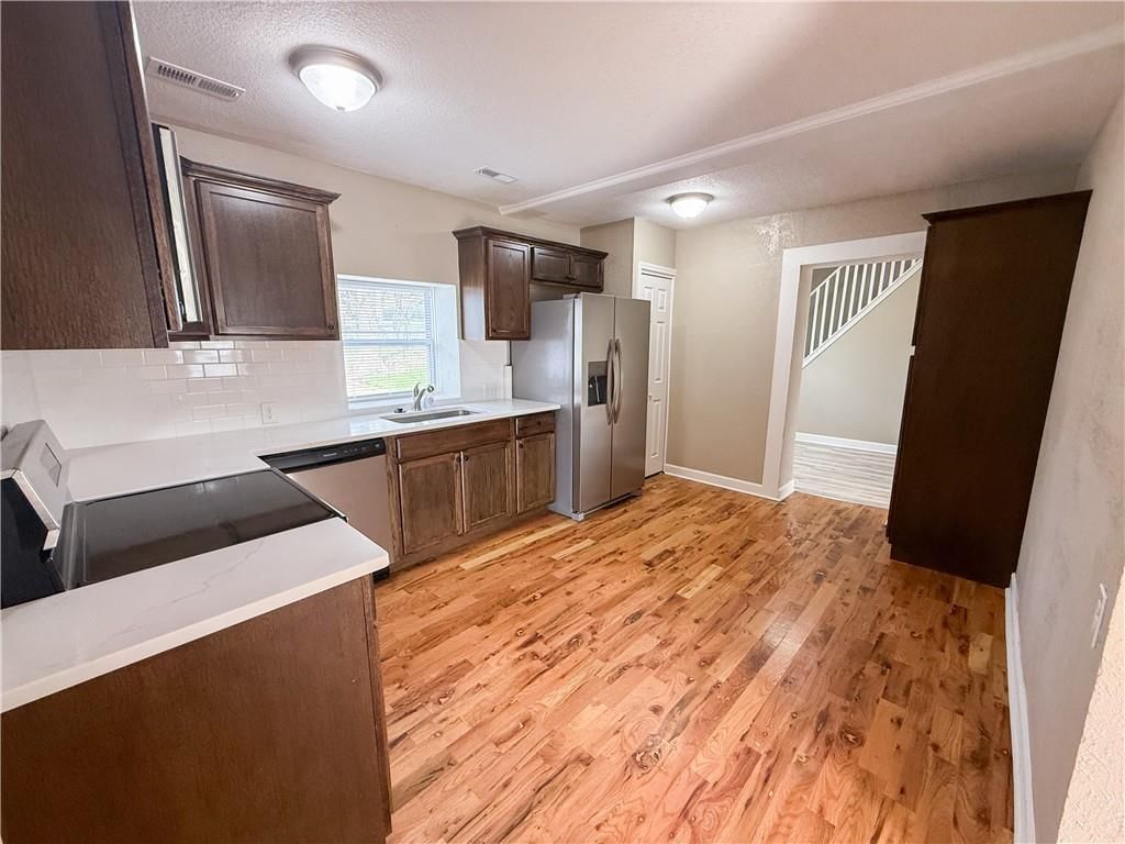 200 N Harrison Street — photo 9