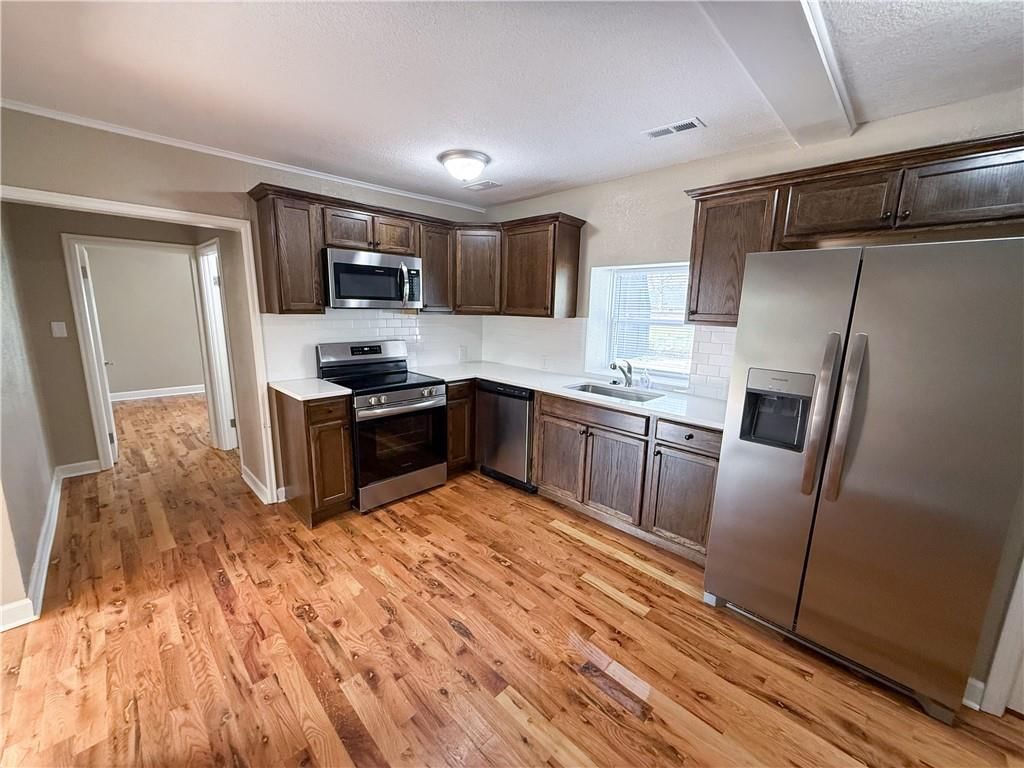 200 N Harrison Street — photo 10
