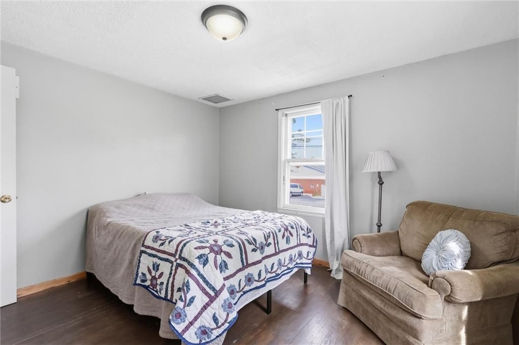 Photo 11 of 30 - 3032 N 63rd Street, Kansas City, KS 66104