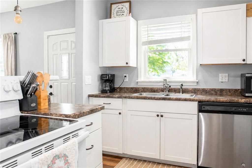 220 W 6th Street — photo 4