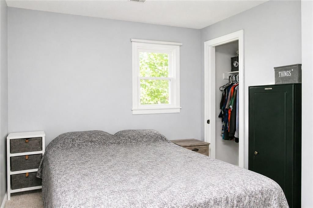 220 W 6th Street — photo 7