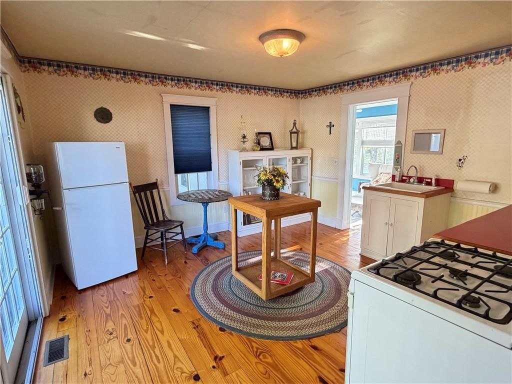 723 S 138th Street — photo 28