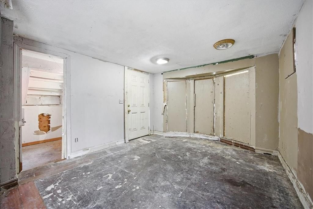563 E Park Street — photo 10
