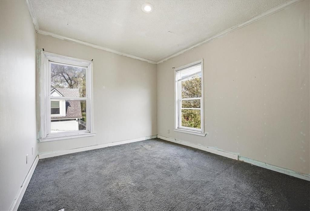 563 E Park Street — photo 20