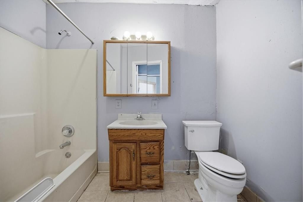 563 E Park Street — photo 21