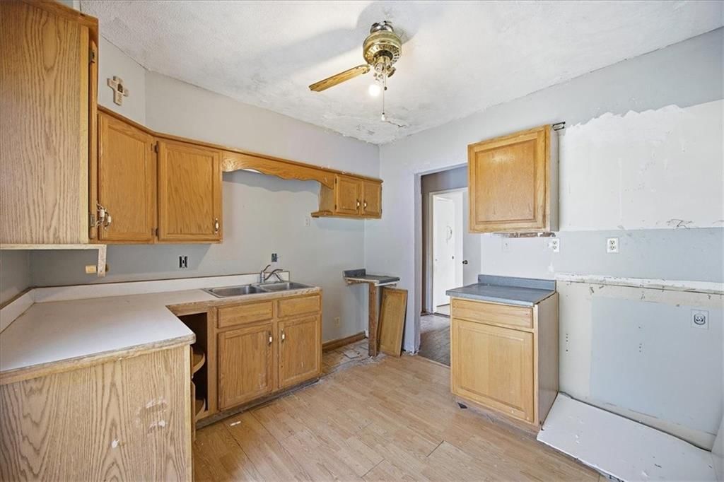563 E Park Street — photo 23