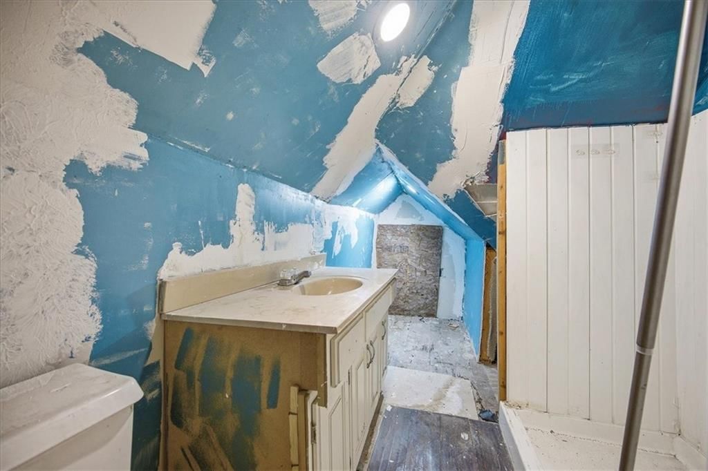 563 E Park Street — photo 25