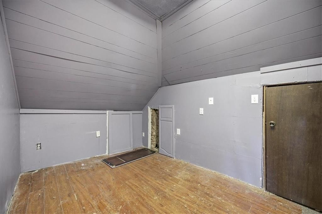 563 E Park Street — photo 27