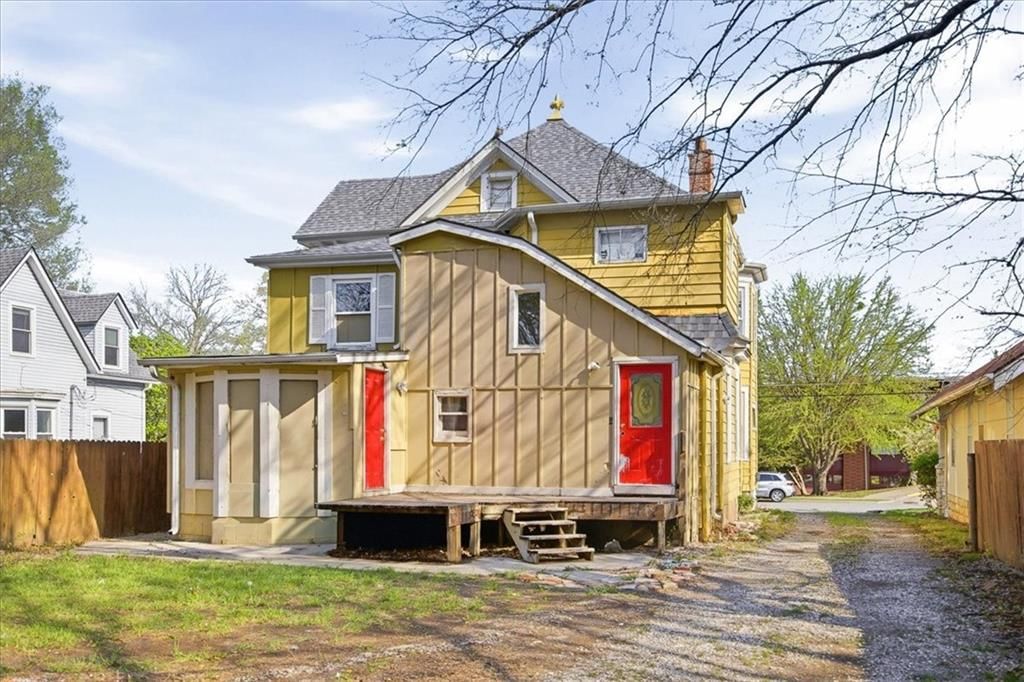 563 E Park Street — photo 31