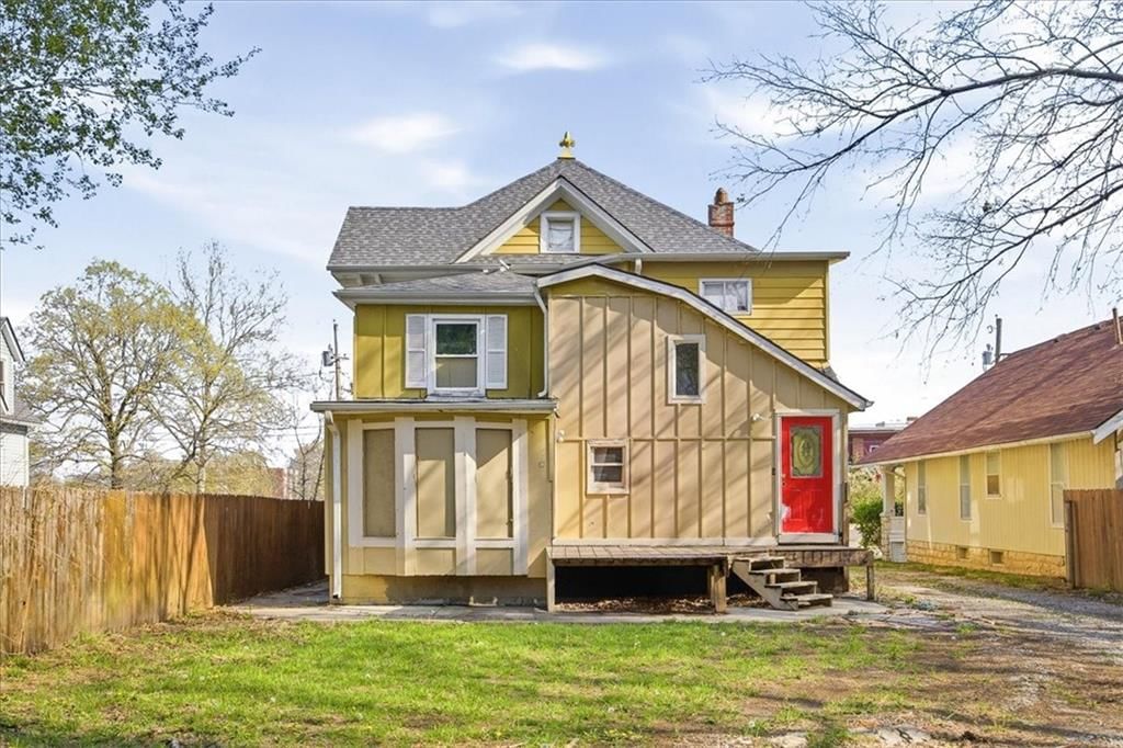 563 E Park Street — photo 32
