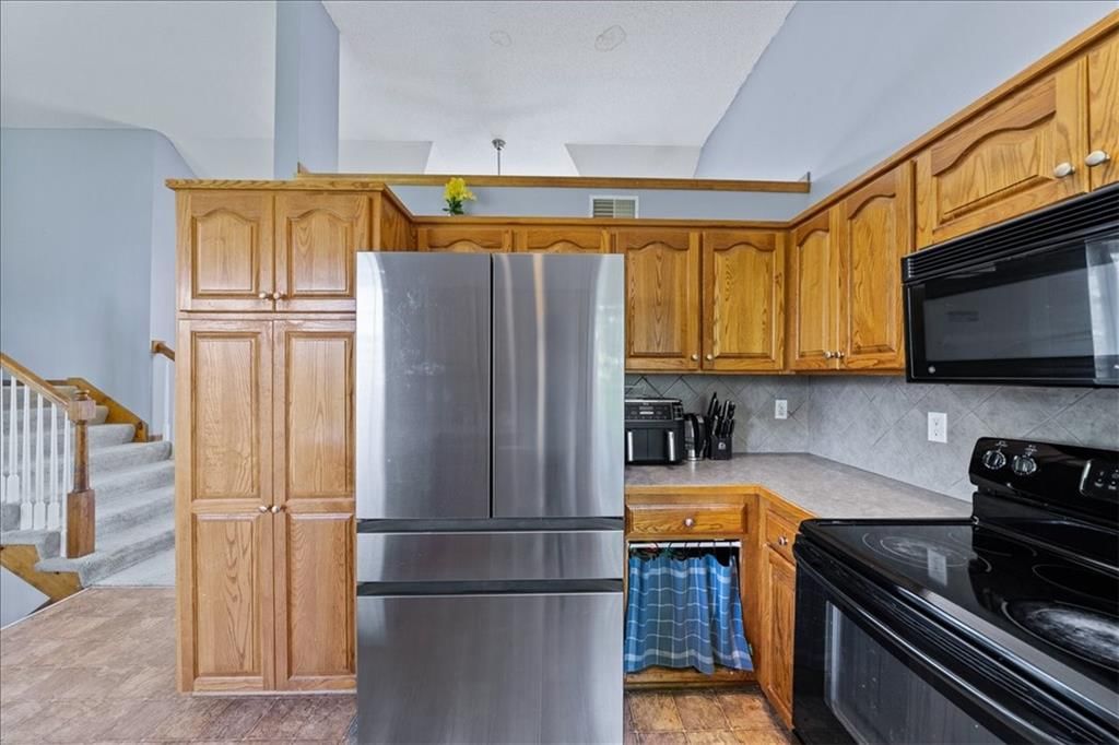 512 E Willow Street — photo 13