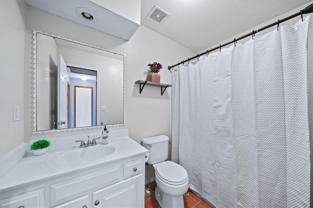 512 E Willow Street — photo 27