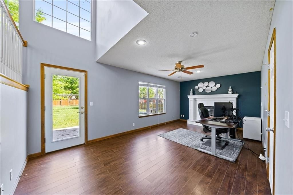 512 E Willow Street — photo 28