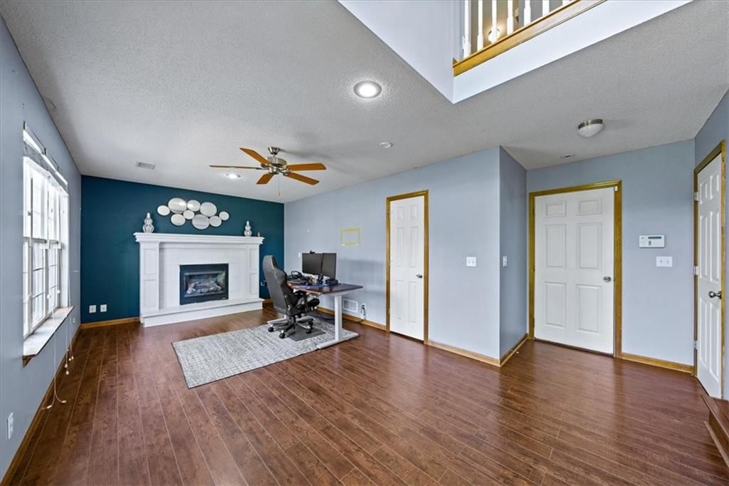 512 E Willow Street — photo 29