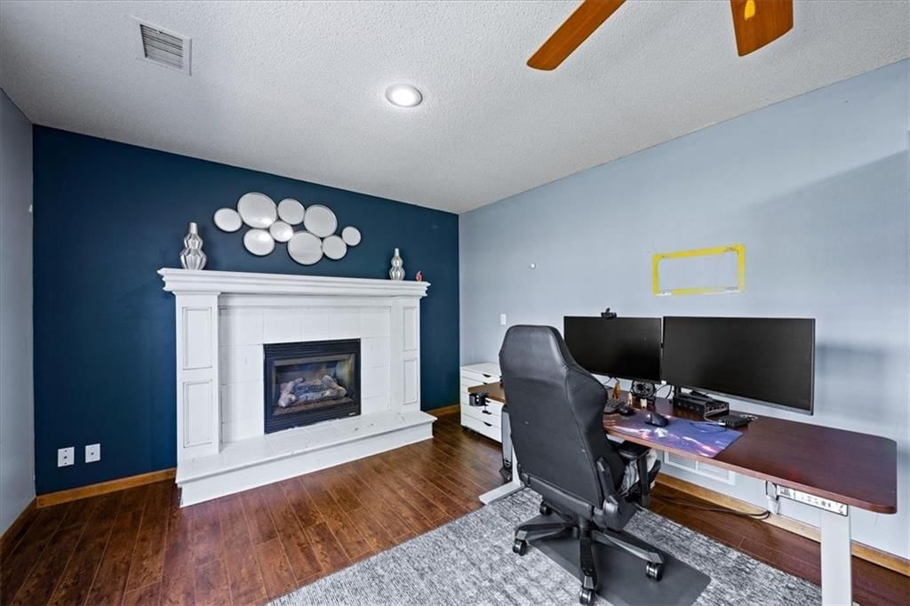 512 E Willow Street — photo 30