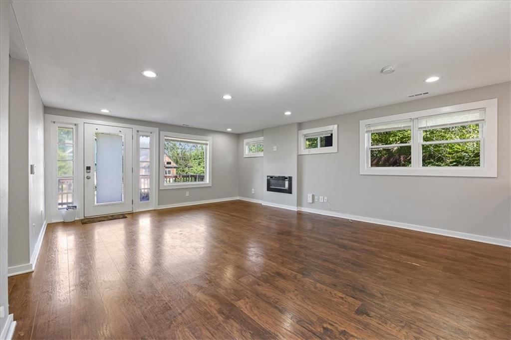 Photo 6 of 29 - 2409 N 10th Street, Kansas City, KS 66104