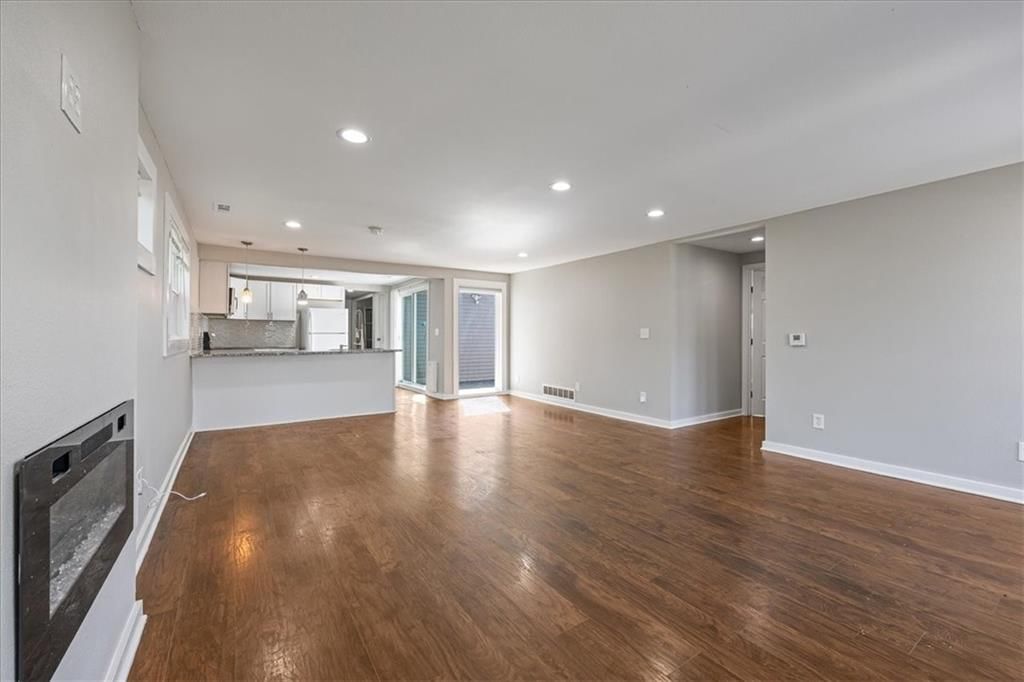 Photo 7 of 29 - 2409 N 10th Street, Kansas City, KS 66104