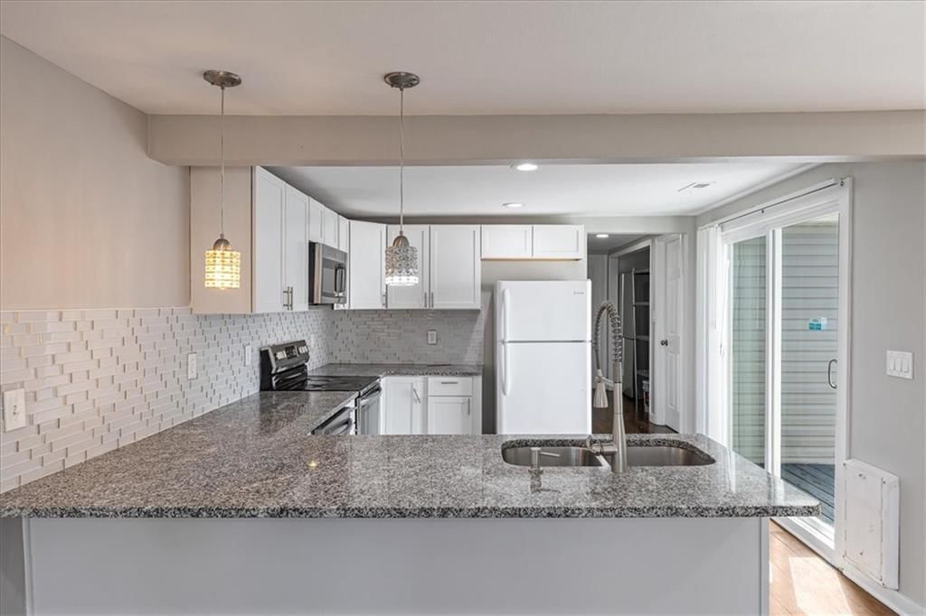 Photo 8 of 29 - 2409 N 10th Street, Kansas City, KS 66104