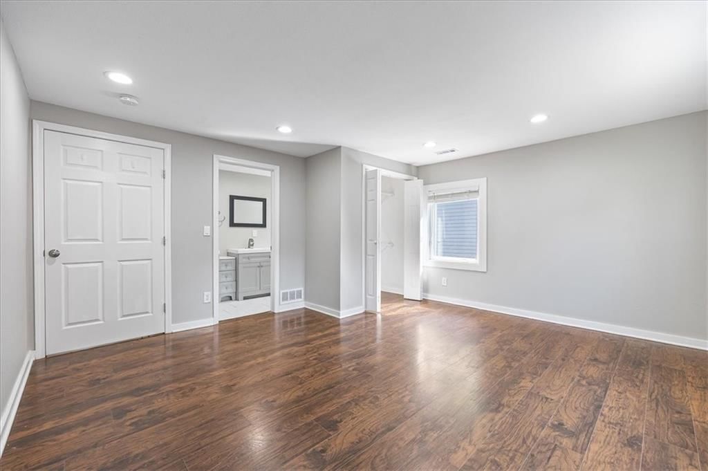 Photo 11 of 29 - 2409 N 10th Street, Kansas City, KS 66104