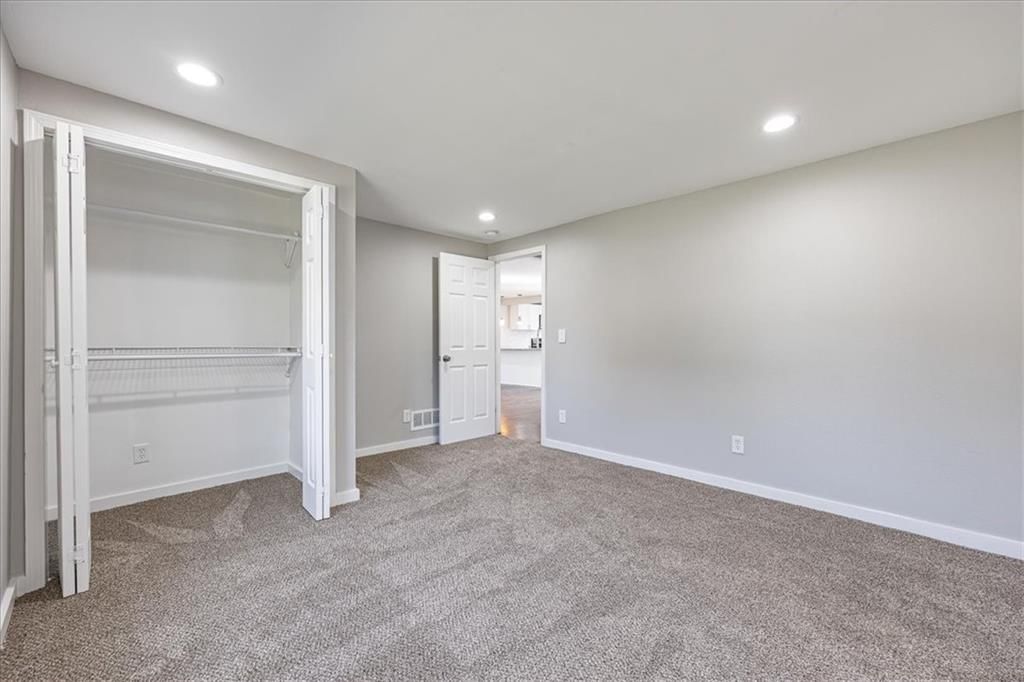 Photo 15 of 29 - 2409 N 10th Street, Kansas City, KS 66104