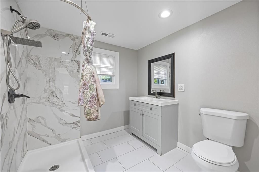 Photo 19 of 29 - 2409 N 10th Street, Kansas City, KS 66104
