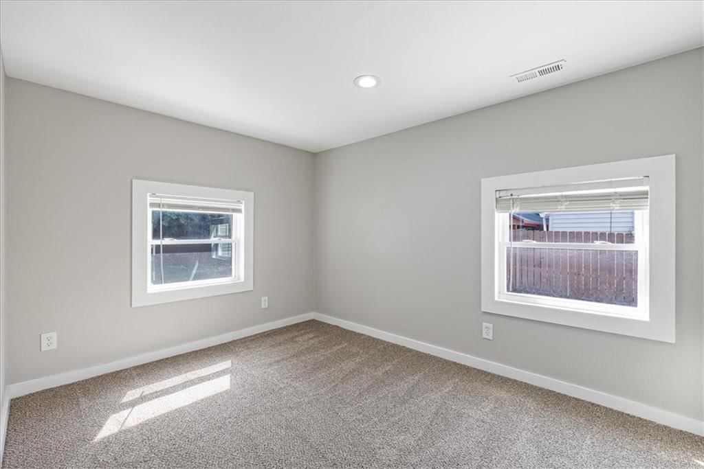 Photo 20 of 29 - 2409 N 10th Street, Kansas City, KS 66104
