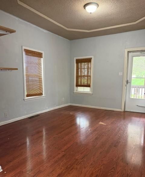 2512 Everett Avenue — photo 7