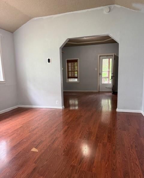 2512 Everett Avenue — photo 10