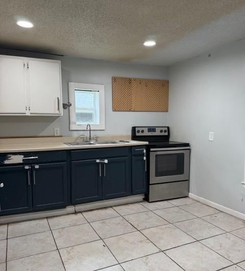 2512 Everett Avenue — photo 11