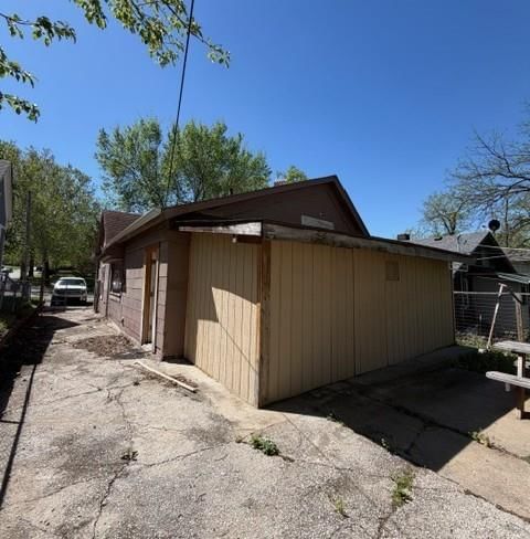 2512 Everett Avenue — photo 20