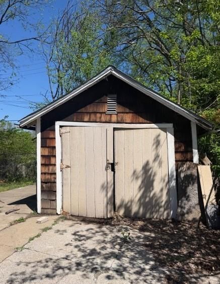 2512 Everett Avenue — photo 21